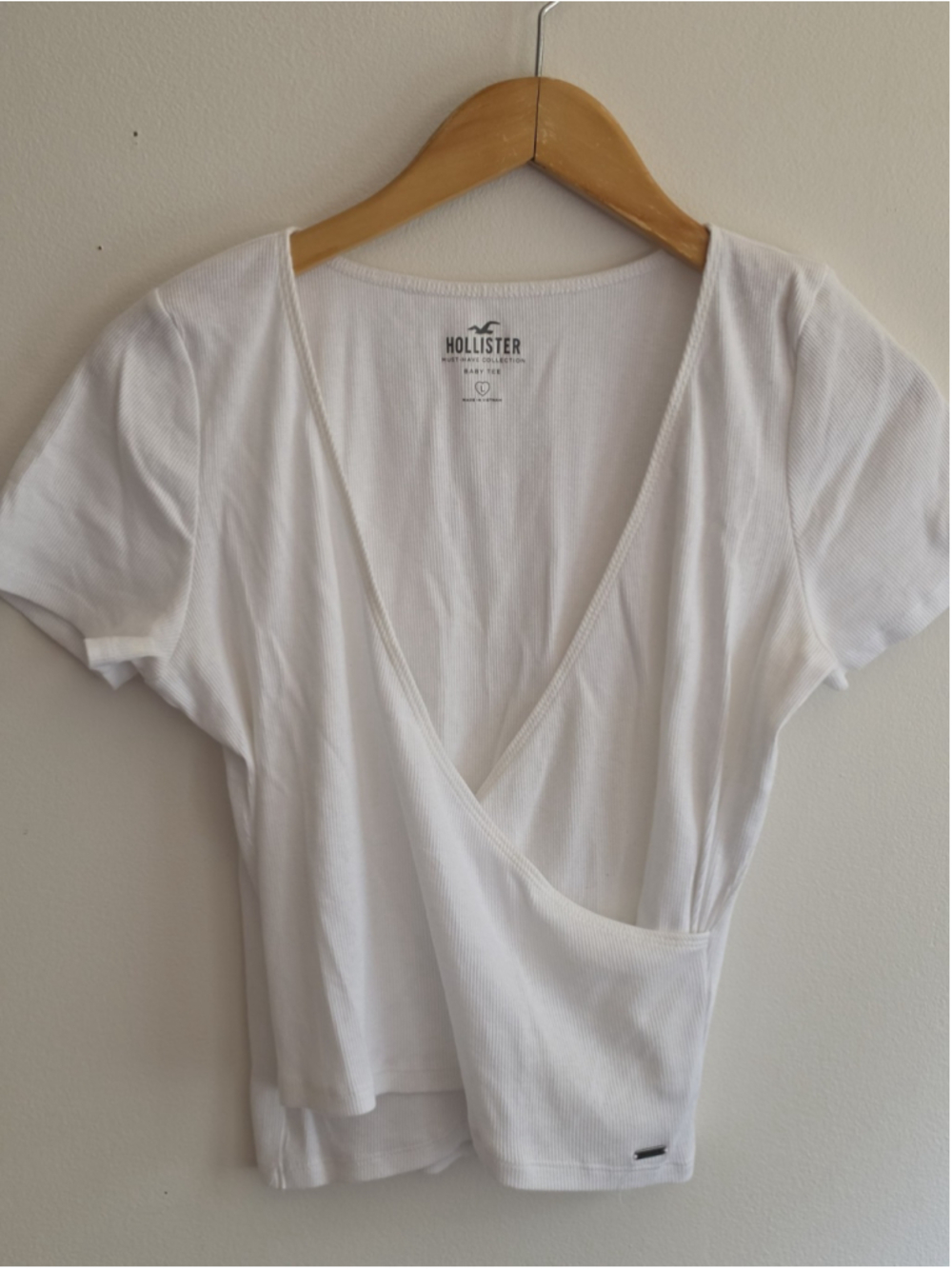 Hollister Tee Shirt White Ribbed Wrap Top Fitted Short Sleeve Large Soft